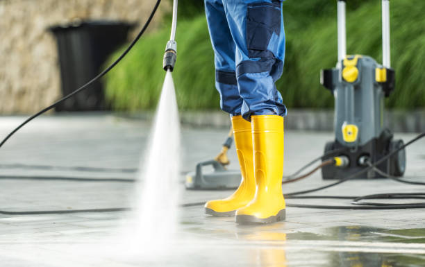 Best Garage Pressure Washing  in Blue Hills, CT
